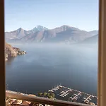 Belvedere Menaggio-4 Luxury Homes-by Italian Casa Paradiso, Apartmento Belvedere, Woon Belvedere Penthouse, Vh Bella Vista *