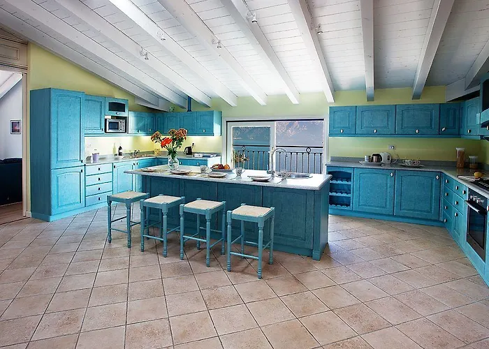 Belvedere Menaggio-4 Luxury Homes-by Italian Casa Paradiso, Apartmento Belvedere, Woon Belvedere Penthouse, Vh Bella Vista Apartman Menaggio