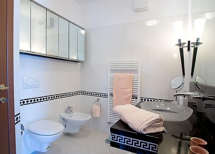 Apartman Belvedere Menaggio-4 Luxury Homes-by Italian Casa Paradiso, Apartmento Belvedere, Woon Belvedere Penthouse, Vh Bella Vista Menaggio