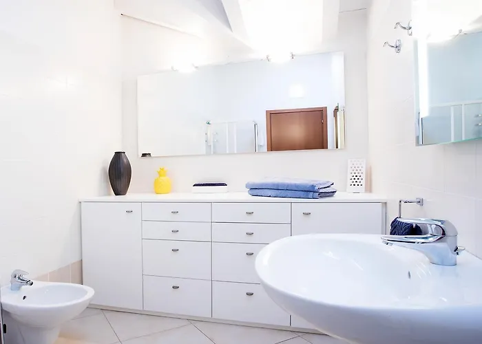 Apartman Belvedere Menaggio-4 Luxury Homes-by Italian Casa Paradiso, Apartmento Belvedere, Woon Belvedere Penthouse, Vh Bella Vista Menaggio