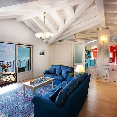 Apartment Belvedere Menaggio-4 Luxury Homes-by Italian Casa Paradiso, Apartmento Belvedere, Woon Belvedere Penthouse, Vh Bella Vista