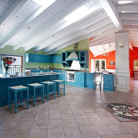 Belvedere Menaggio-4 Luxury Homes-by Italian Casa Paradiso, Apartmento Belvedere, Woon Belvedere Penthouse, Vh Bella Vista Apartamento Menaggio