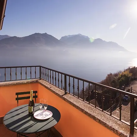 Belvedere Menaggio-4 Luxury Homes-by Italian Casa Paradiso, Apartmento Belvedere, Woon Belvedere Penthouse, Vh Bella Vista * Menaggio