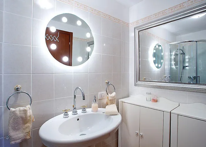 Belvedere Menaggio-4 Luxury Homes-by Italian Casa Paradiso, Apartmento Belvedere, Woon Belvedere Penthouse, Vh Bella Vista Menaggio