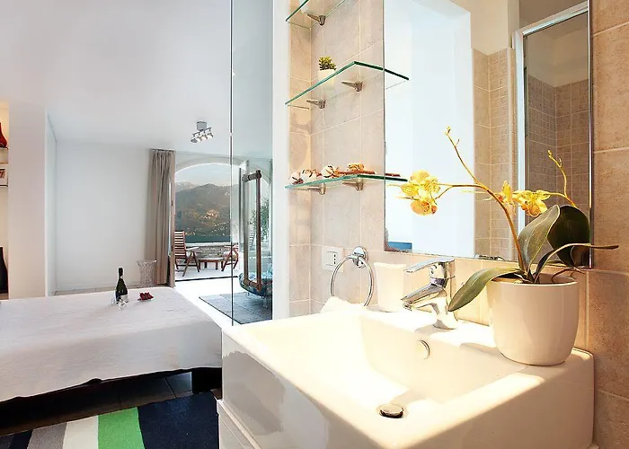 Belvedere Menaggio-4 Luxury Homes-by Italian Casa Paradiso, Apartmento Belvedere, Woon Belvedere Penthouse, Vh Bella Vista