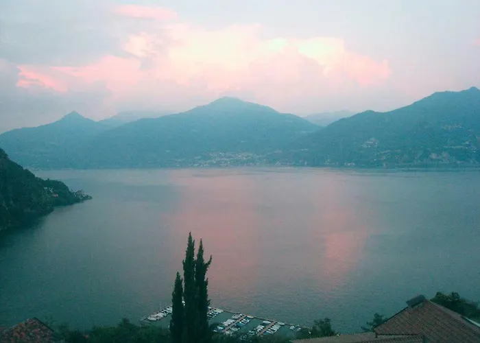 Belvedere Menaggio-4 Luxury Homes-by Italian Casa Paradiso, Apartmento Belvedere, Woon Belvedere Penthouse, Vh Bella Vista Appartement Menaggio