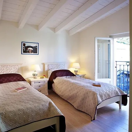 Belvedere Menaggio-4 Luxury Homes-by Italian Casa Paradiso, Apartmento Belvedere, Woon Belvedere Penthouse, Vh Bella Vista דירה מנאג'יו