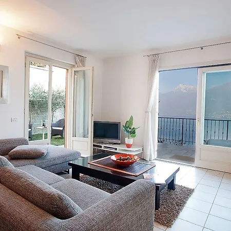 Belvedere Menaggio-4 Luxury Homes-by Italian Casa Paradiso, Apartmento Belvedere, Woon Belvedere Penthouse, Vh Bella Vista *