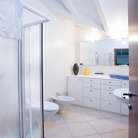 Belvedere Menaggio-4 Luxury Homes-by Italian Casa Paradiso, Apartmento Belvedere, Woon Belvedere Penthouse, Vh Bella Vista מנאג'יו